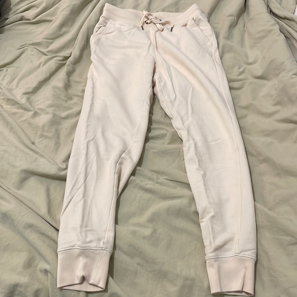 UNIQLO cream joggers